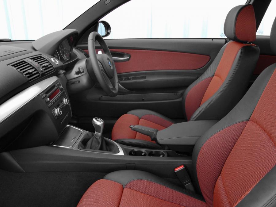  BMW 120d 3-Door 2008 года  (UK) (фото 5 из 9)